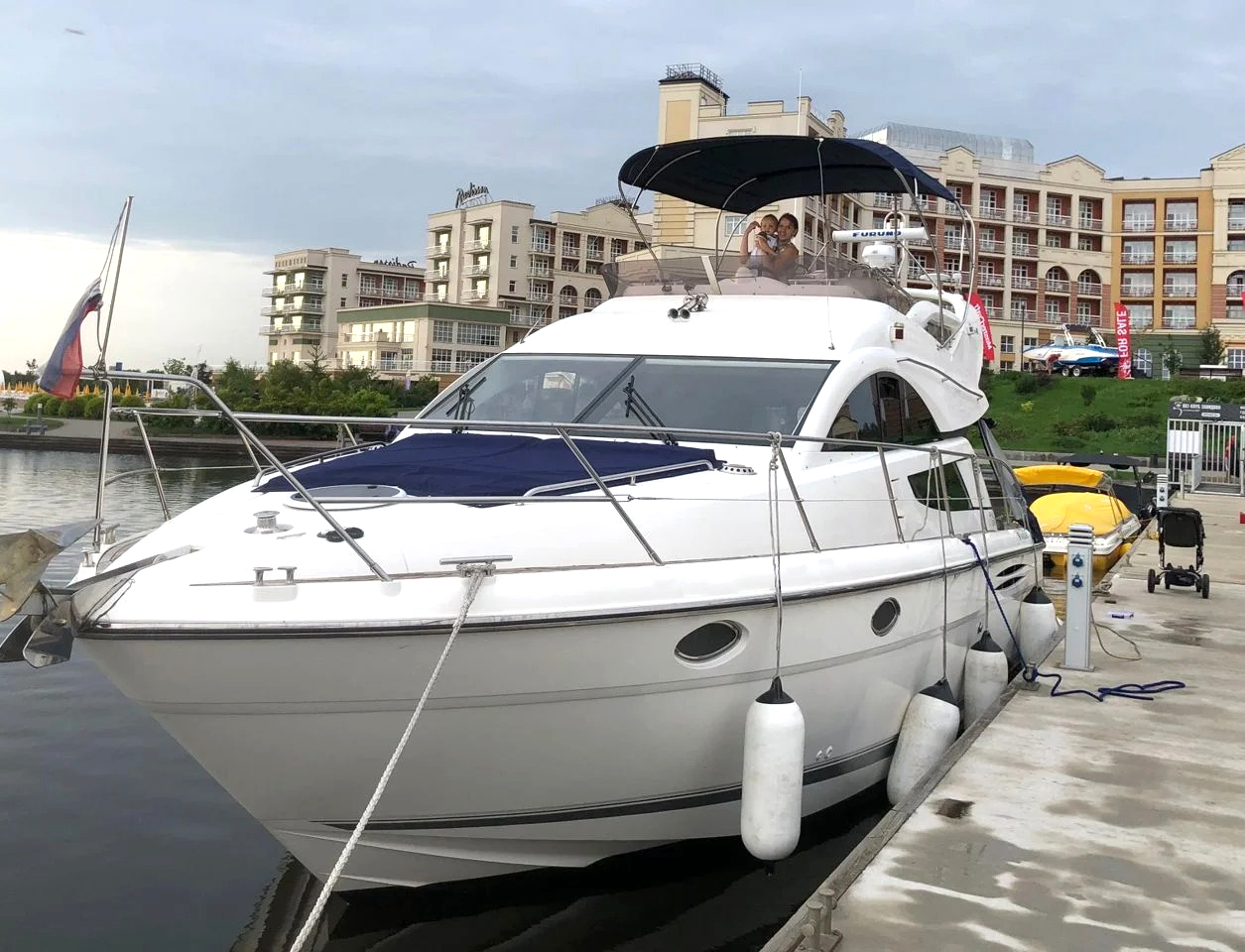 Fairline Phantom 40 | Экстерьер 2