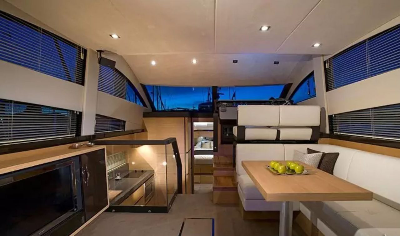 Fairline Squadron 42 | Интерьер 1