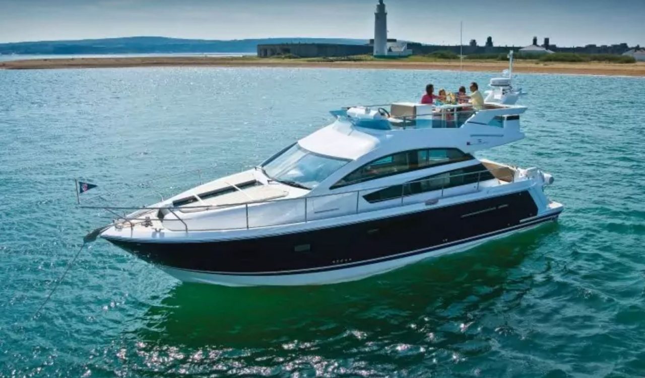 Fairline Squadron 42 | Экстерьер 4