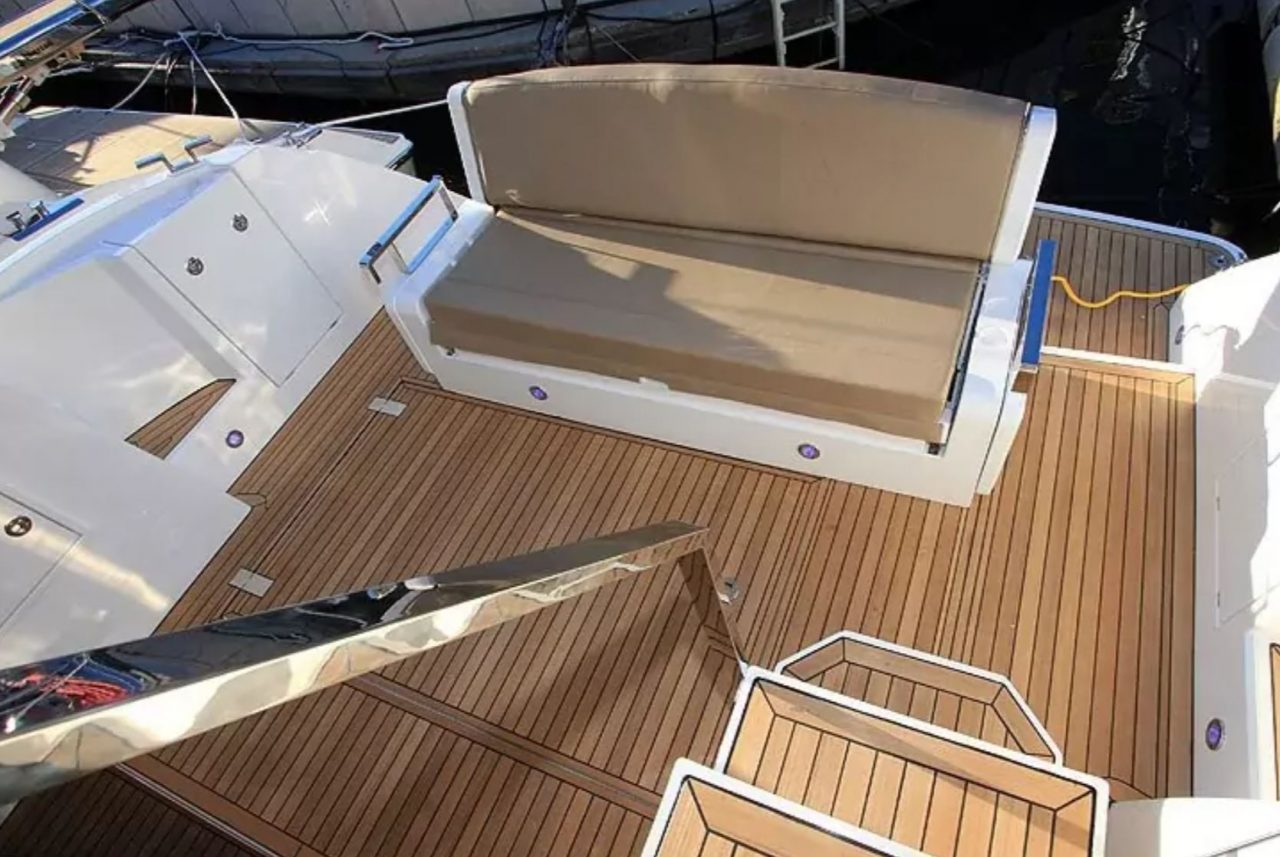 Fairline Squadron 42 | Экстерьер 7