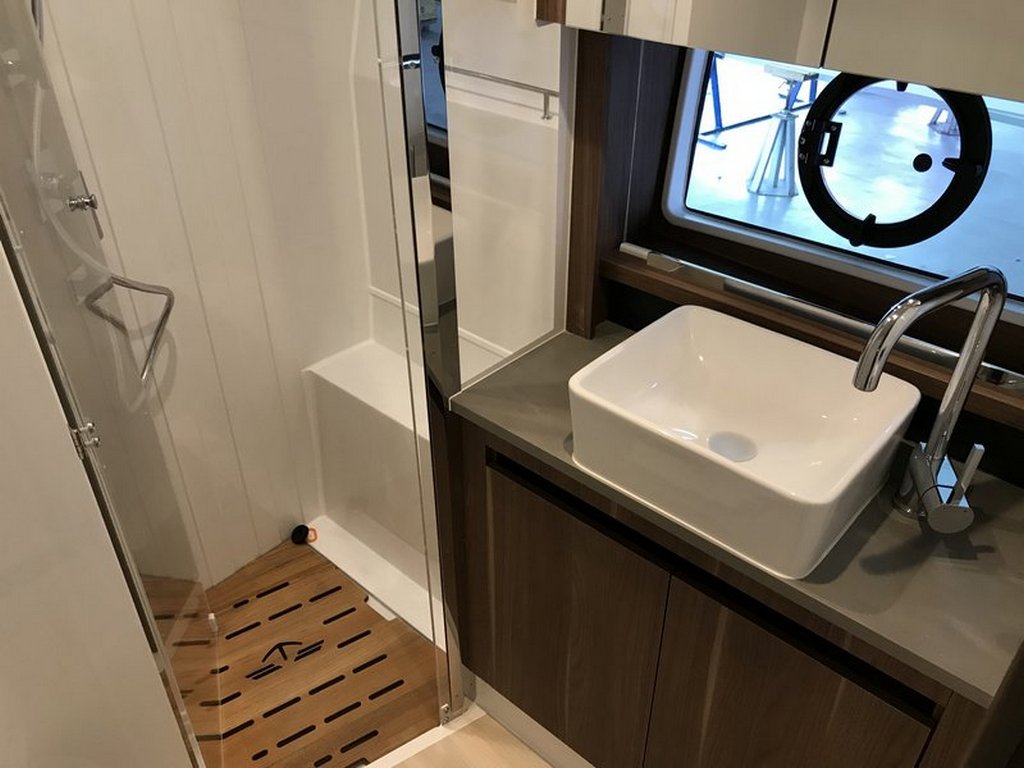 Sealine C390 | Интерьер 8