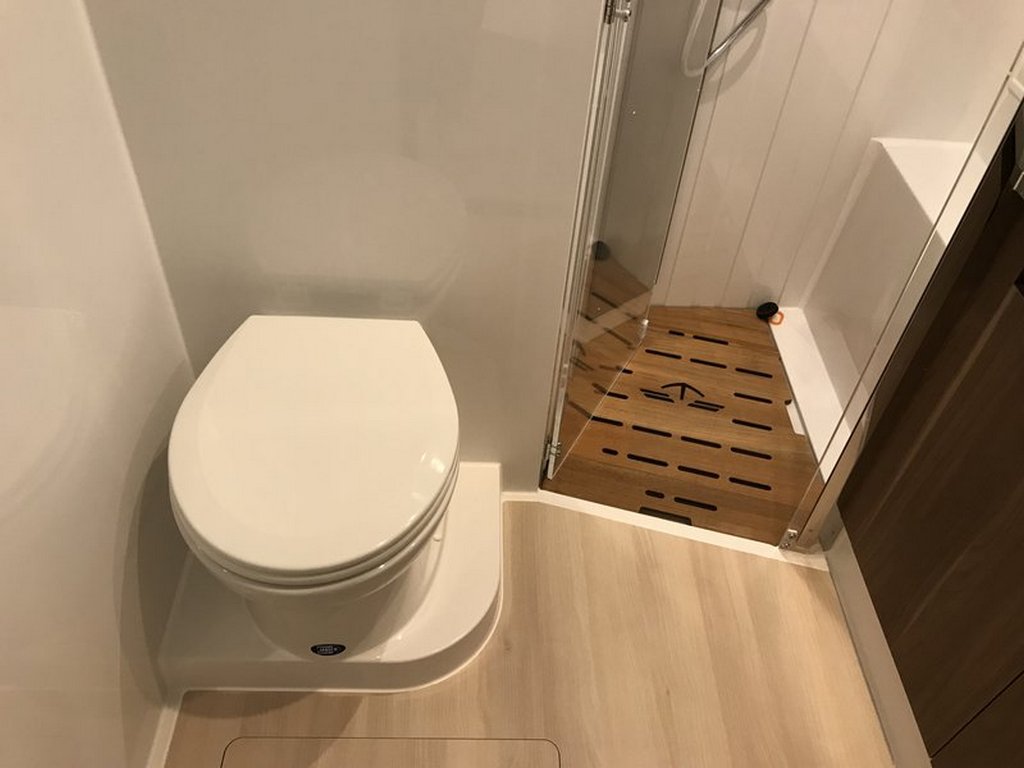 Sealine C390 | Интерьер 9