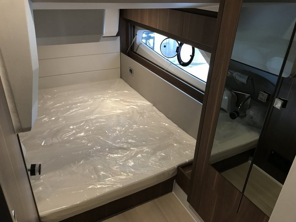 Sealine C390 | Интерьер 5