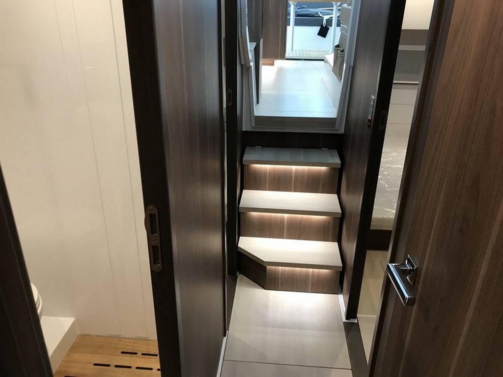 Sealine C390 | Интерьер 2