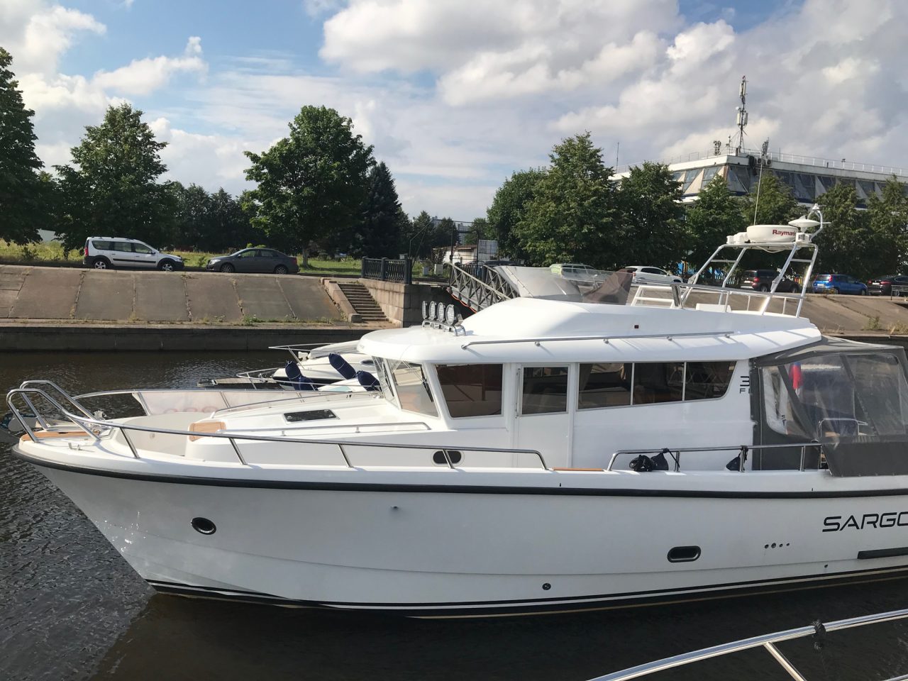 Sargo 36 Fly | Экстерьер 2