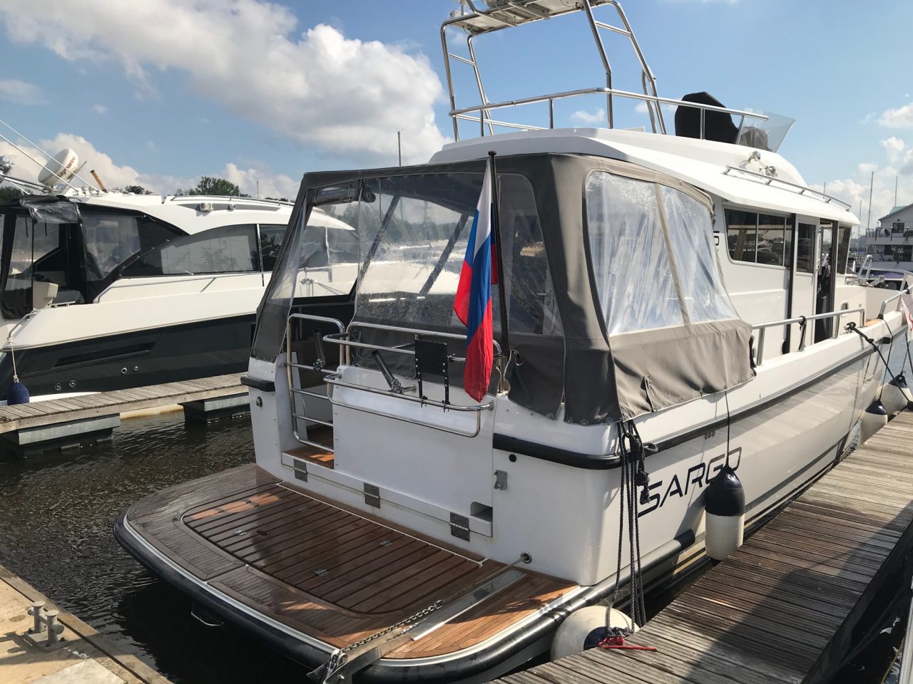 Sargo 36 Fly | Экстерьер 3