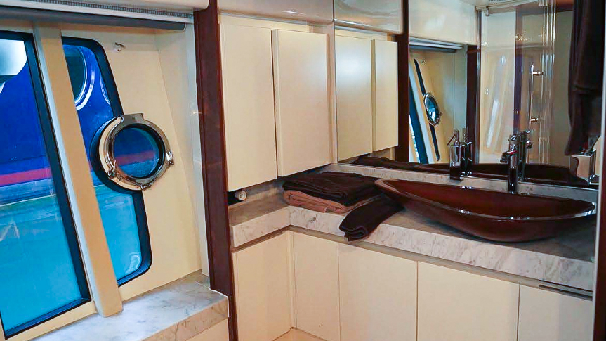 Ferretti 731 | Интерьер 9