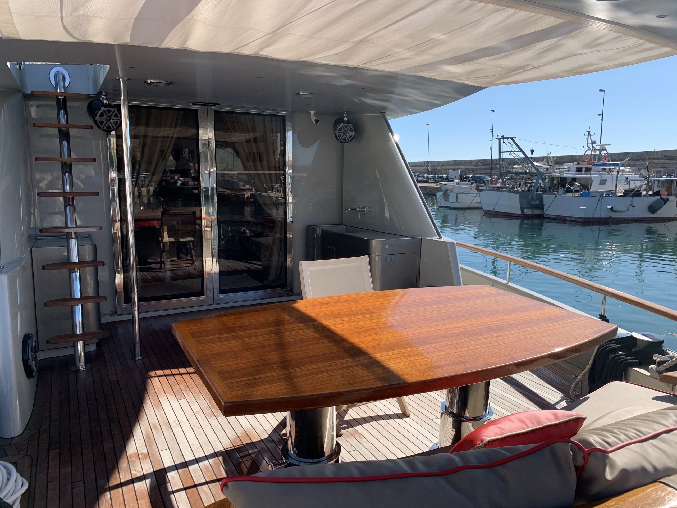 AY74 Jasmine | Экстерьер 10