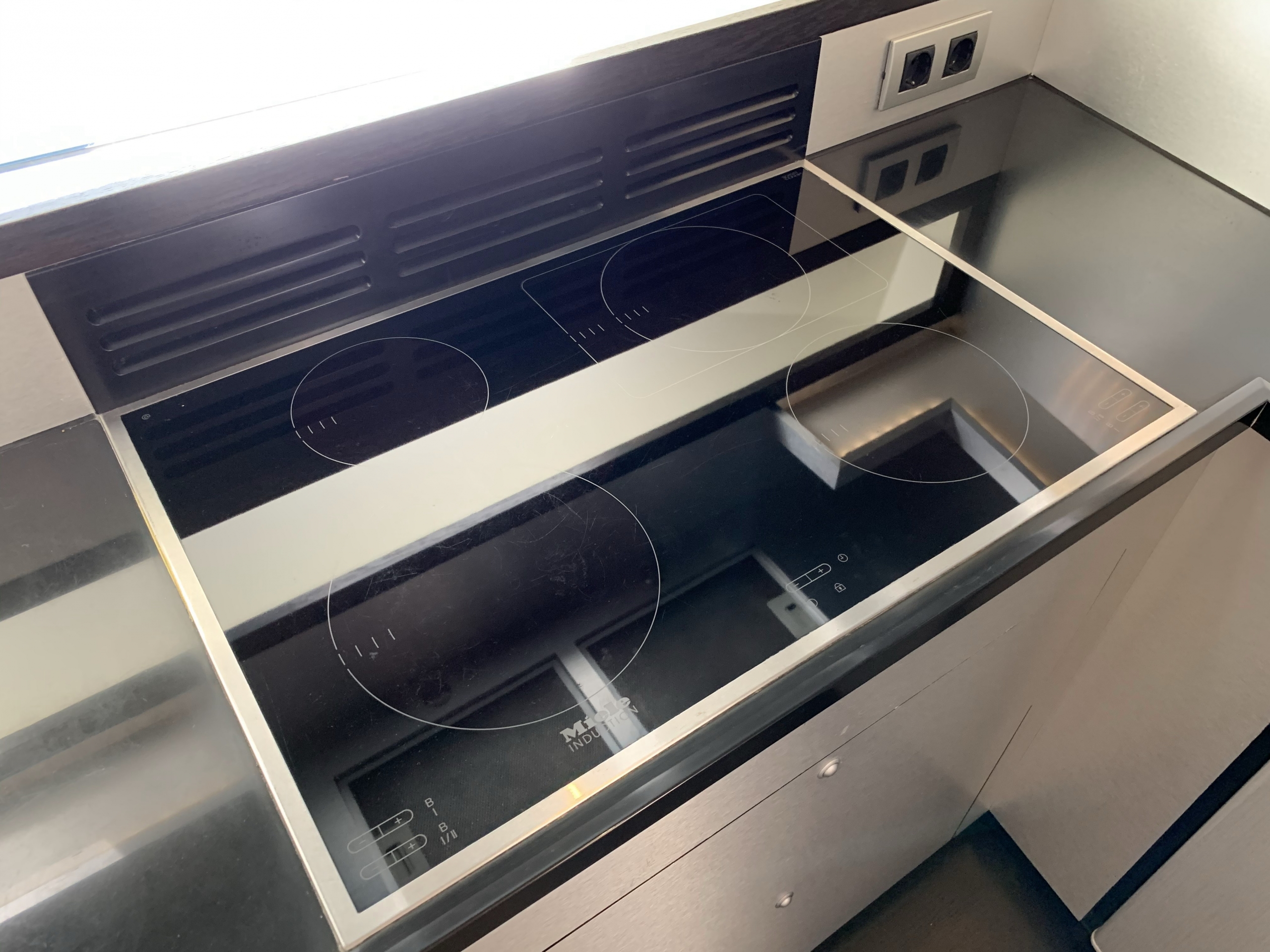 AY74 Jasmine | Интерьер 10