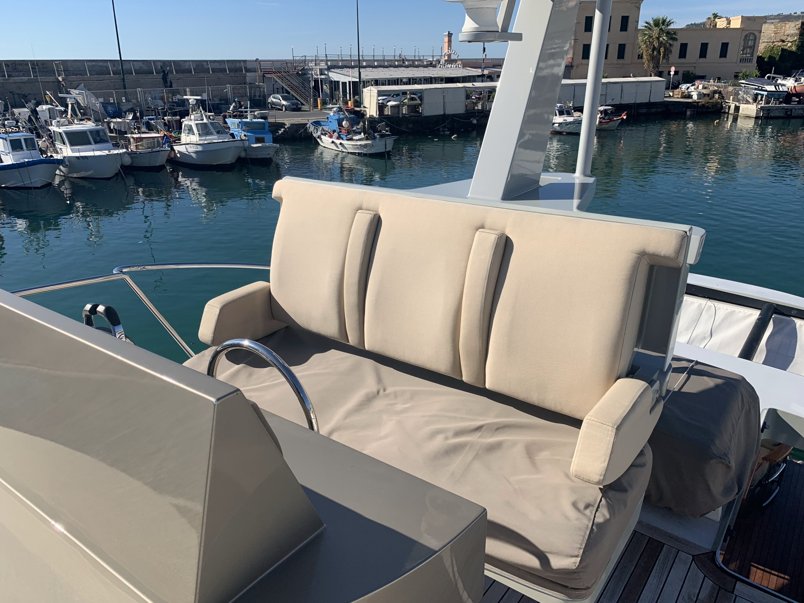 AY74 Jasmine | Экстерьер 8