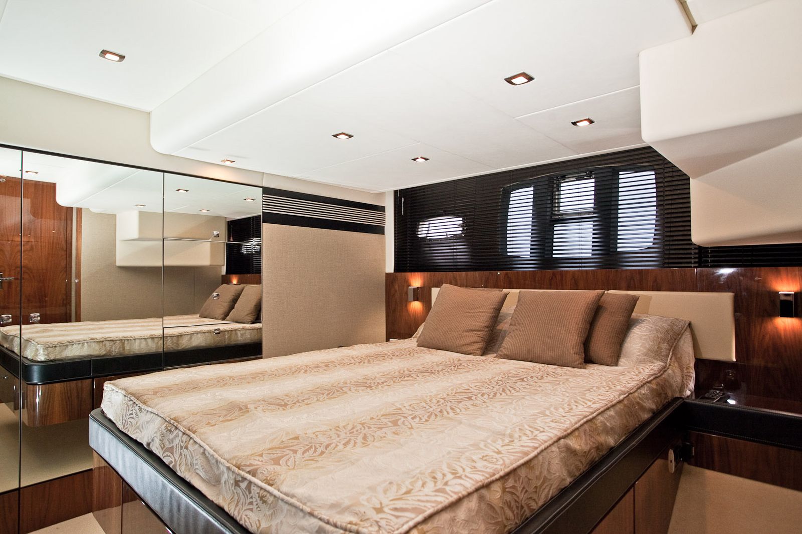 Fairline Squadron 55 (009) | Интерьер 3