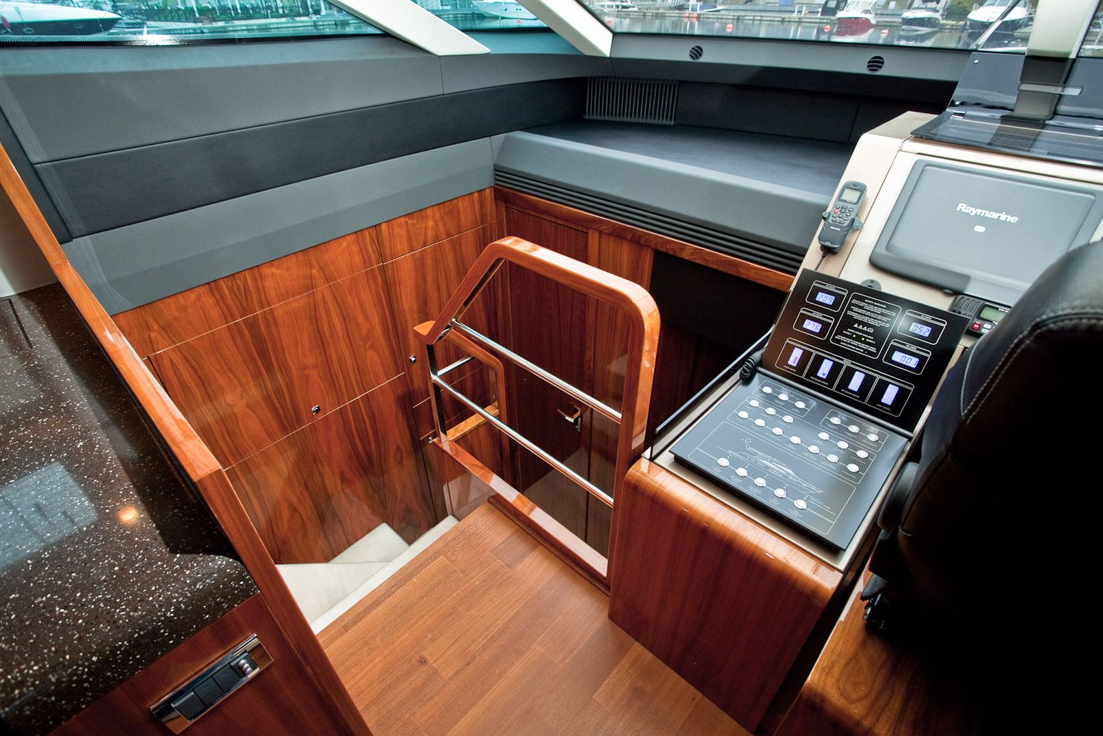 Fairline Squadron 55 (009) | Интерьер 4