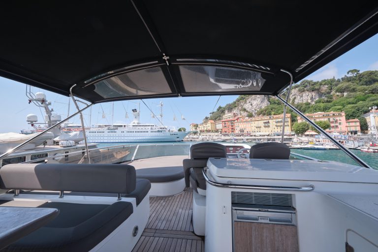 Sunseeker Manhattan 70 (2008) | Экстерьер 12