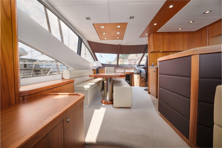 Sunseeker Manhattan 70 (2008) | Интерьер 3