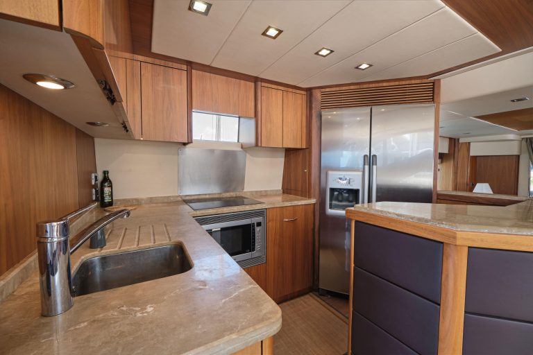 Sunseeker Manhattan 70 (2008) | Интерьер 5