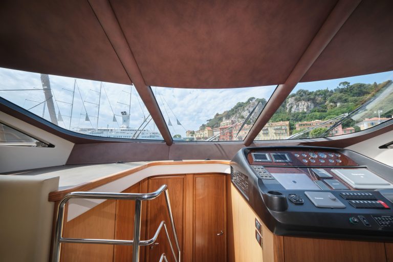 Sunseeker Manhattan 70 (2008) | Интерьер 11