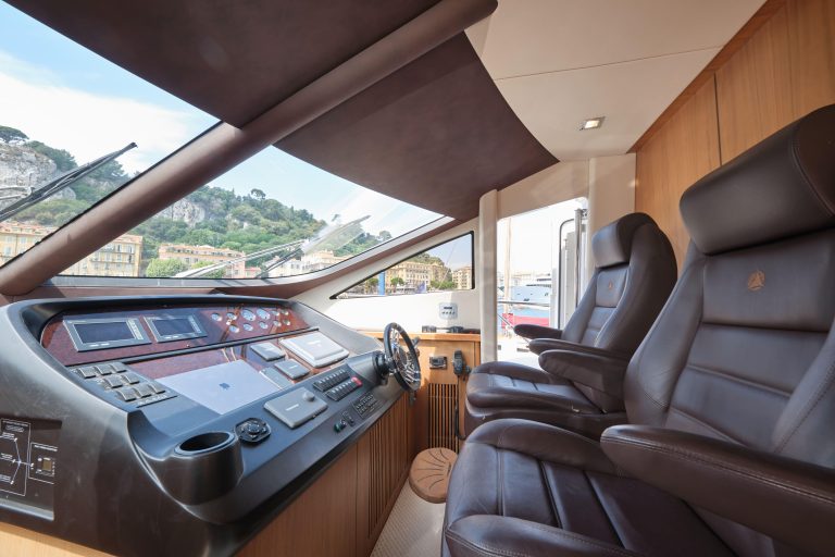 Sunseeker Manhattan 70 (2008) | Интерьер 6