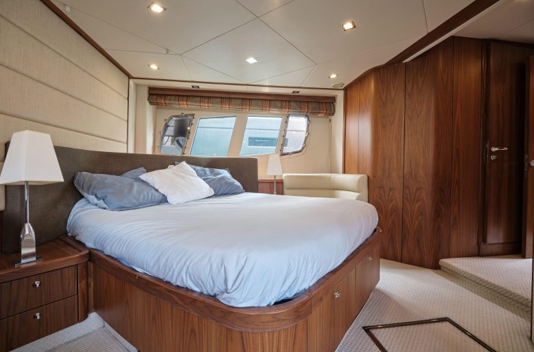 Sunseeker Manhattan 70 (2008) | Интерьер 9