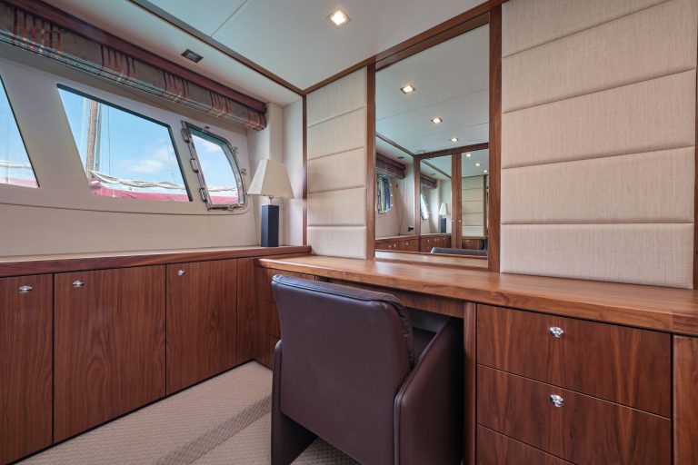 Sunseeker Manhattan 70 (2008) | Интерьер 12