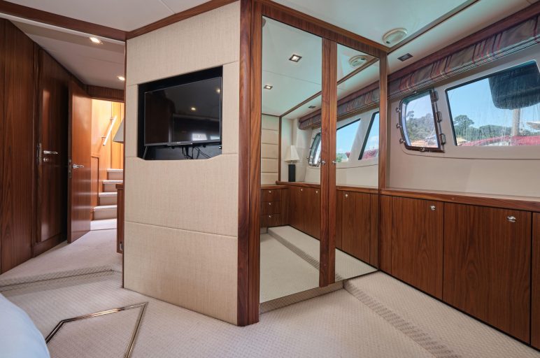 Sunseeker Manhattan 70 (2008) | Интерьер 13