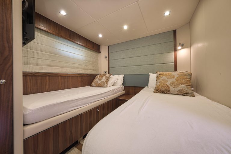 Sunseeker Manhattan 70 (2008) | Интерьер 15