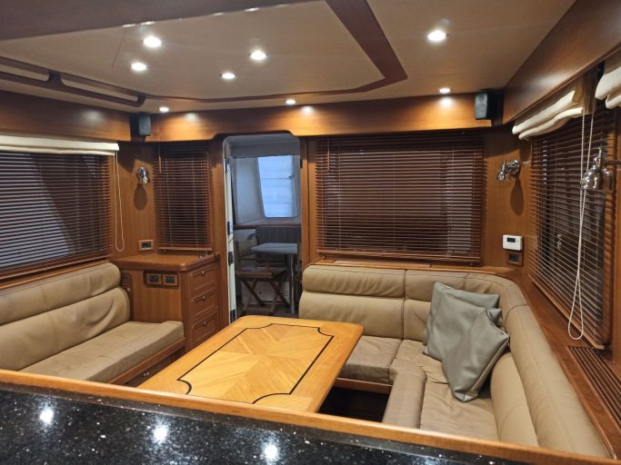 Selene 54 (2015) | Интерьер 3