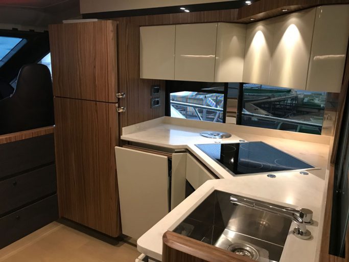 ABSOLUTE 60 FLY (2017) | Интерьер 5