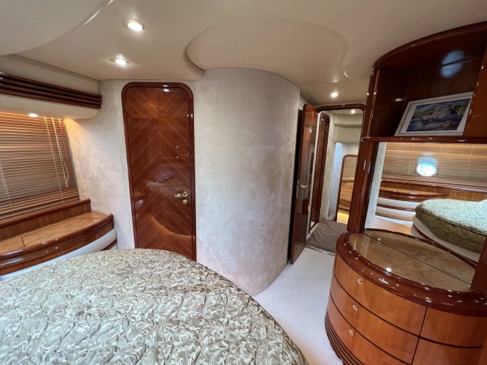Azimut 68 Plus (001) | Интерьер 1
