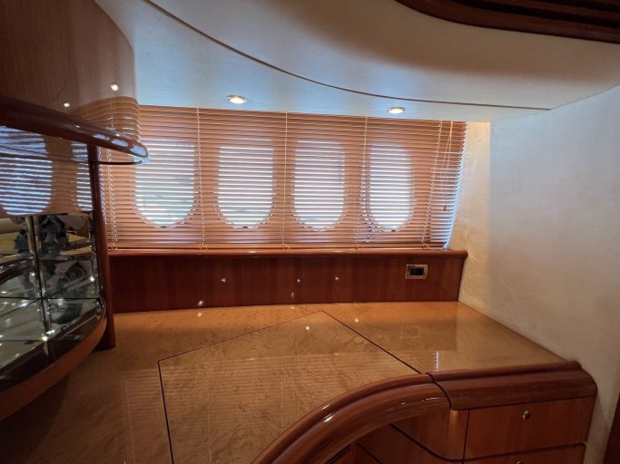 Azimut 68 Plus (001) | Интерьер 11