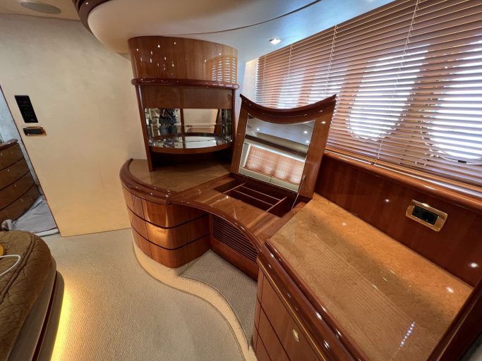 Azimut 68 Plus (001) | Интерьер 12