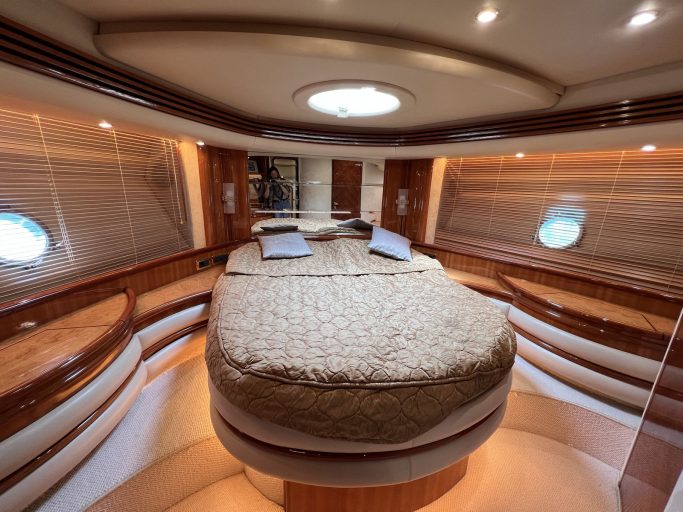 Azimut 68 Plus (001) | Интерьер 2