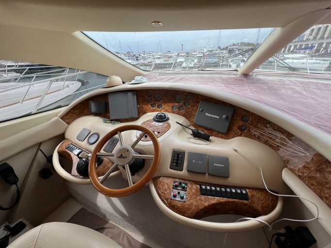 Azimut 68 Plus (001) | Интерьер 13