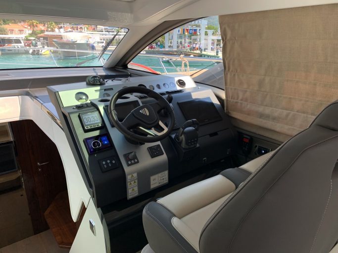 Fairline Targa 45 GT (021) | Интерьер 1