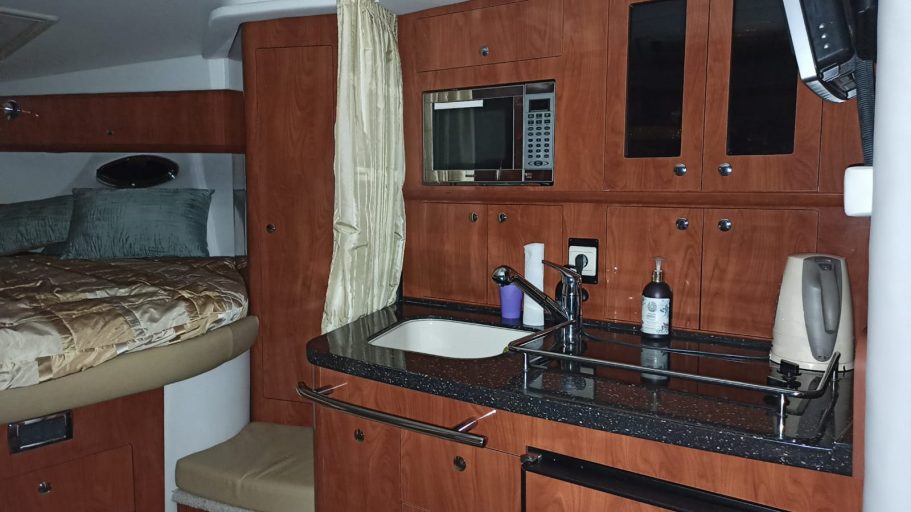 Four Winns 338 Vista (008) | Интерьер 2