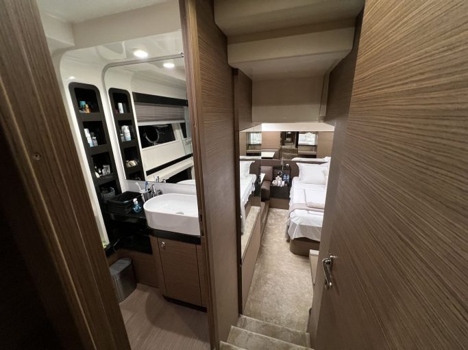 Ferretti 550 (017) | Интерьер 12