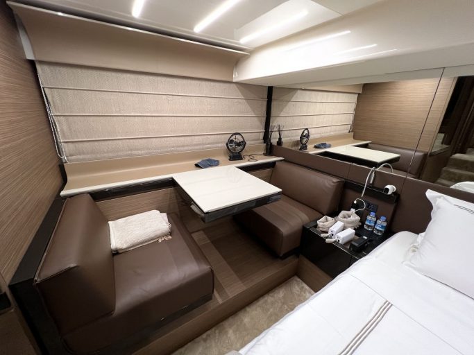 Ferretti 550 (017) | Интерьер 16