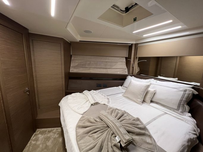 Ferretti 550 (017) | Интерьер 19