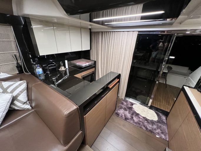 Ferretti 550 (017) | Интерьер 8