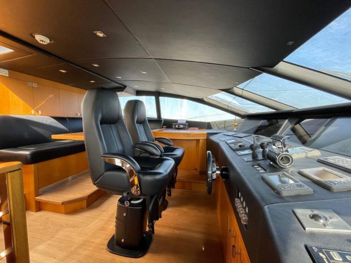 Sunseeker Predator 130 (010) | Интерьер 8