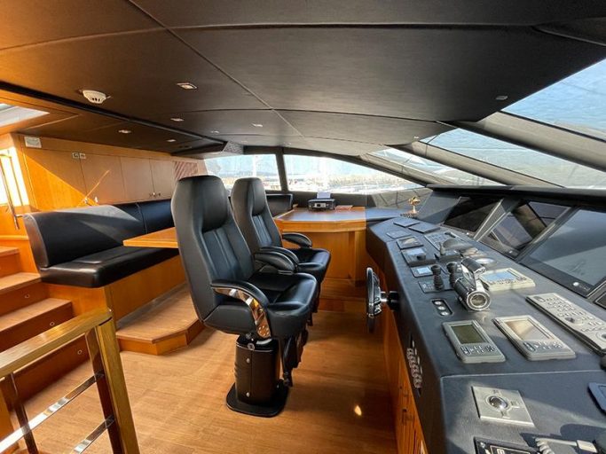 Sunseeker Predator 130 (010) | Интерьер 27