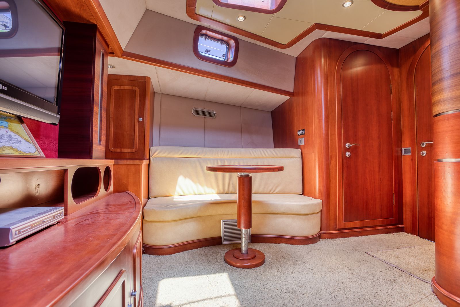 Anadel de Greyn (009) | Интерьер 4