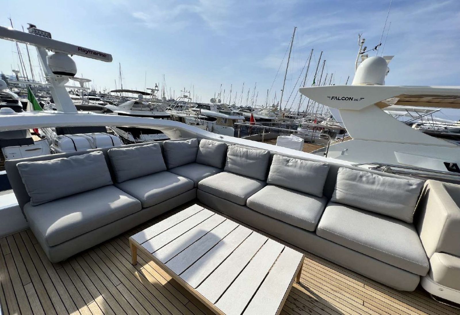 Princess S78 (121) | Экстерьер 9