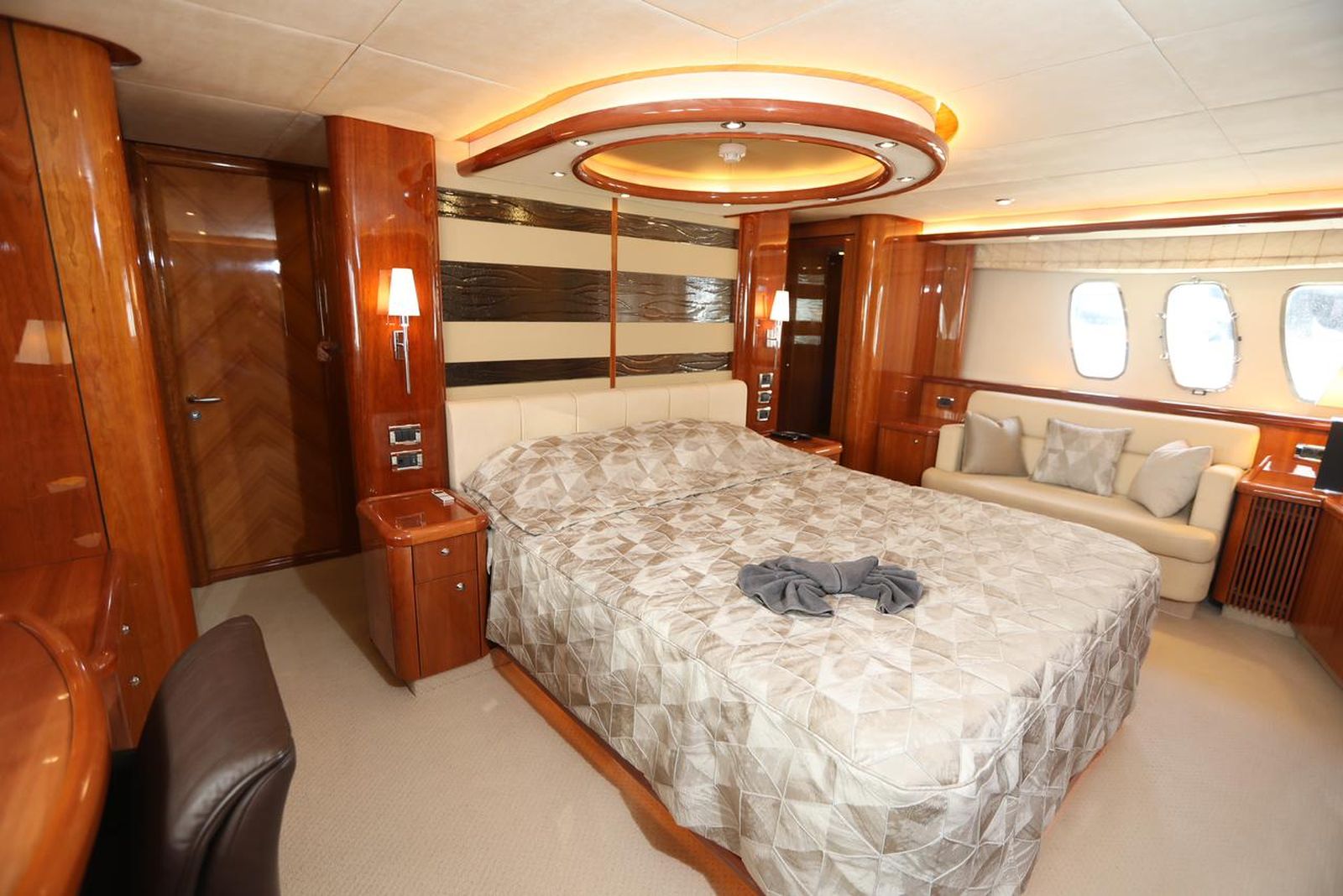 Sunseeker 82 Yacht (006) | Интерьер 14