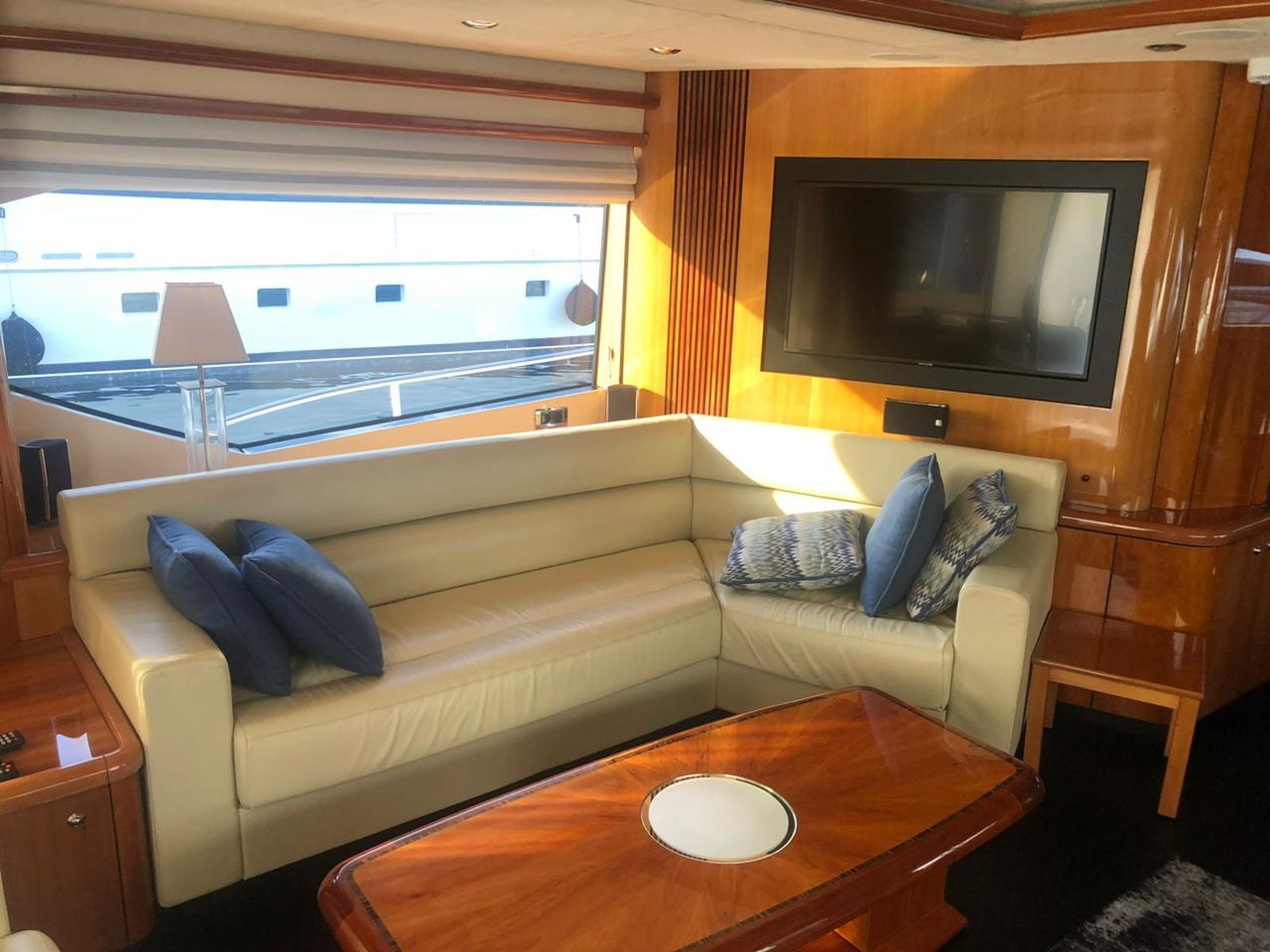 Sunseeker 82 Yacht (006) | Интерьер 6
