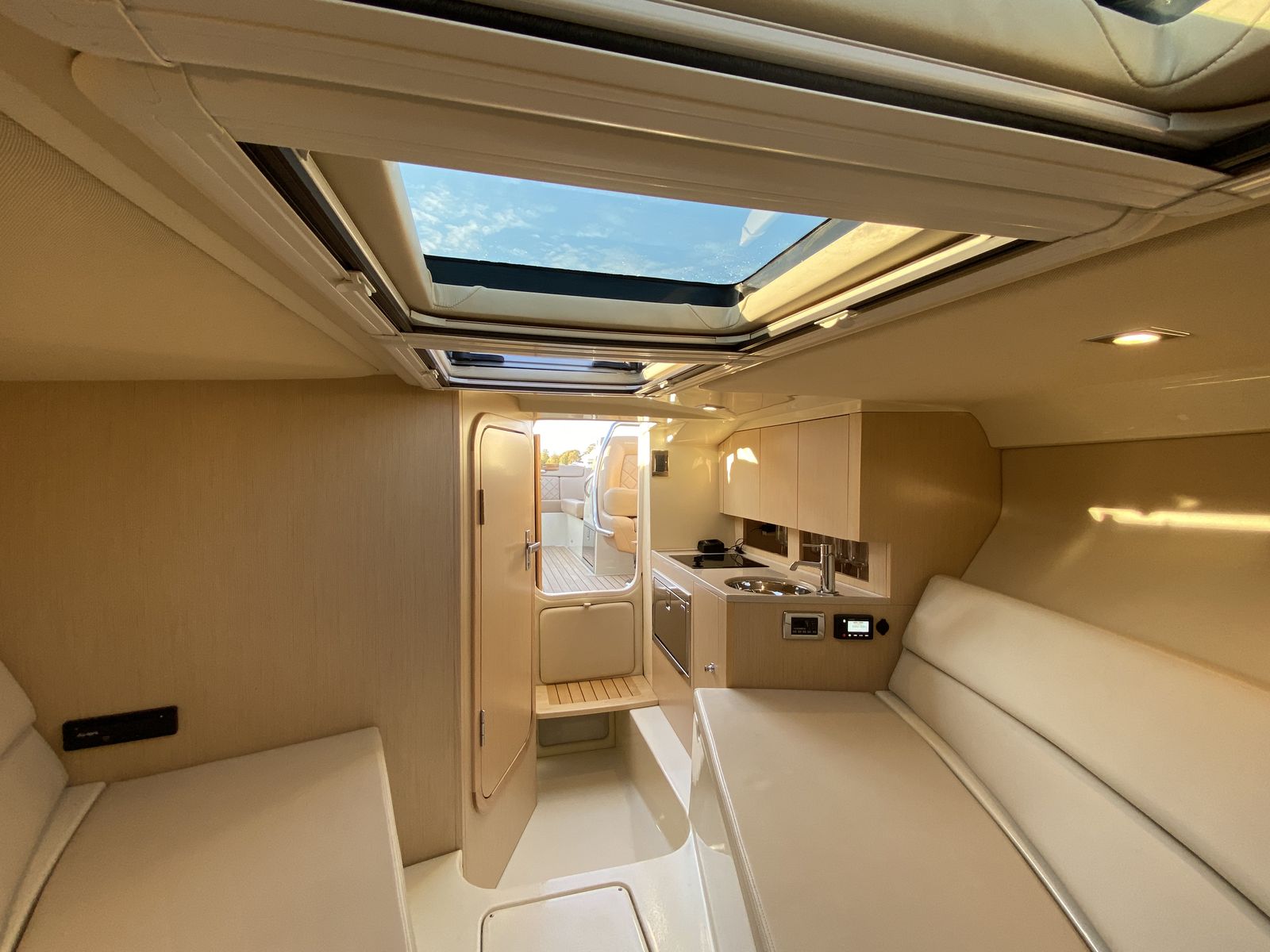 Chris Craft Corsair 34 (018) | Интерьер 9