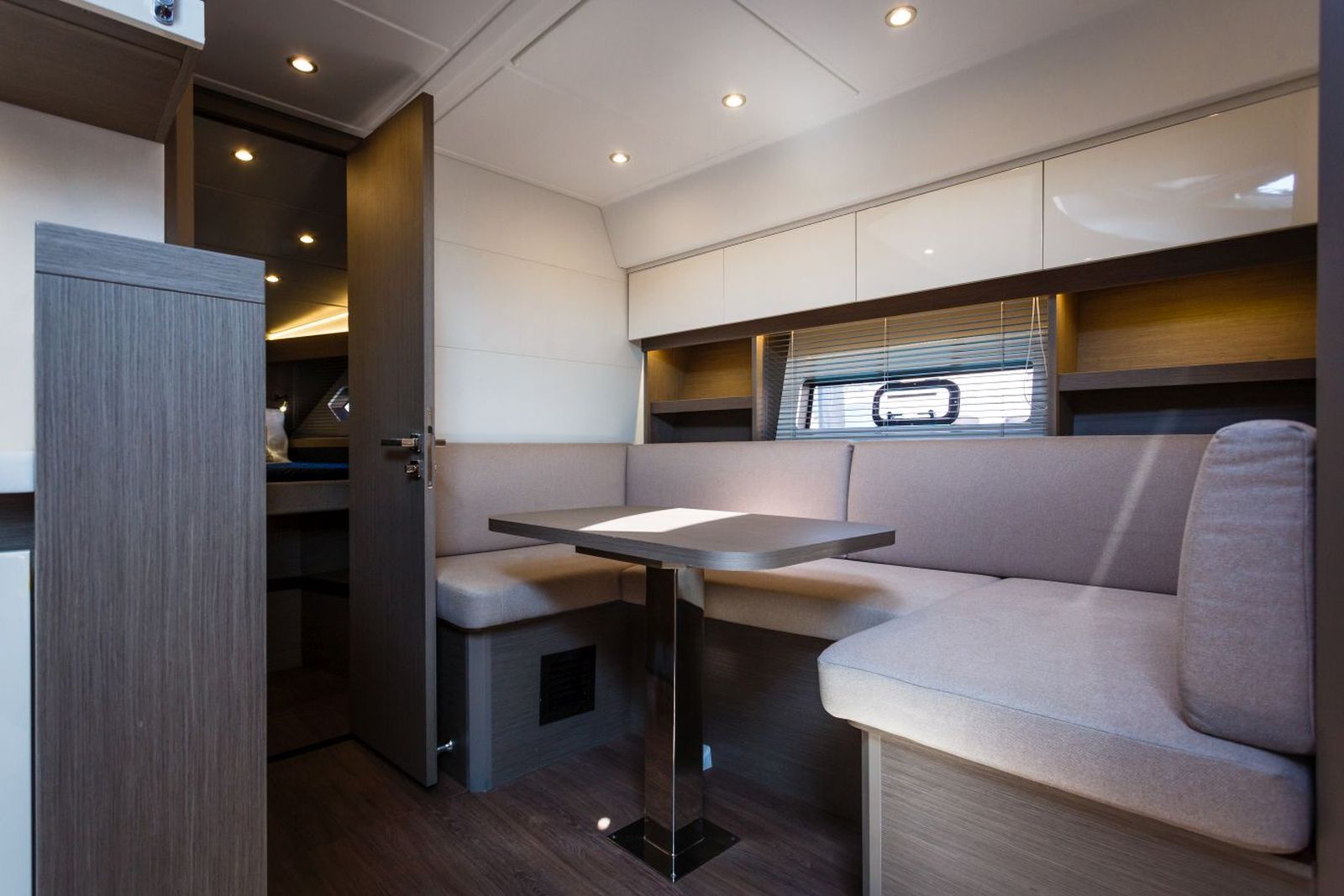 Beneteau GT 45 (023) | Интерьер 11