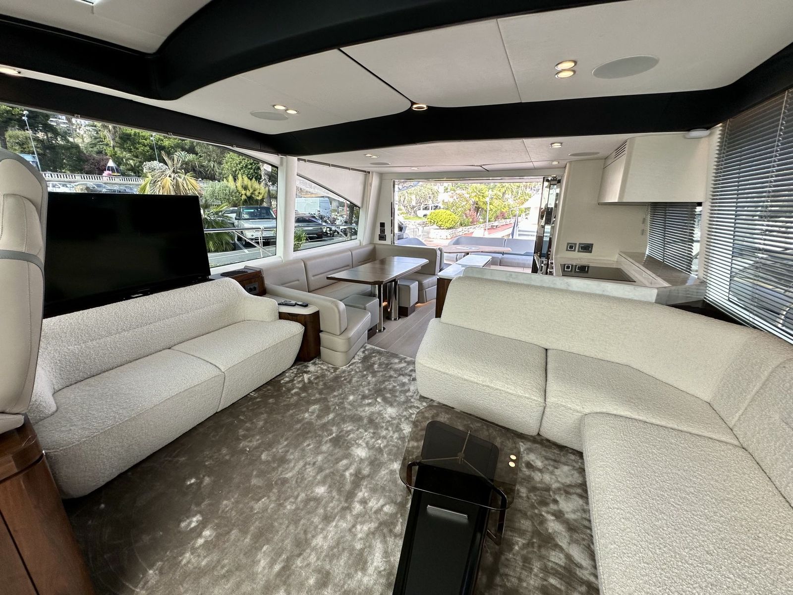 Fairline Phantom 65 (023) | Интерьер 13