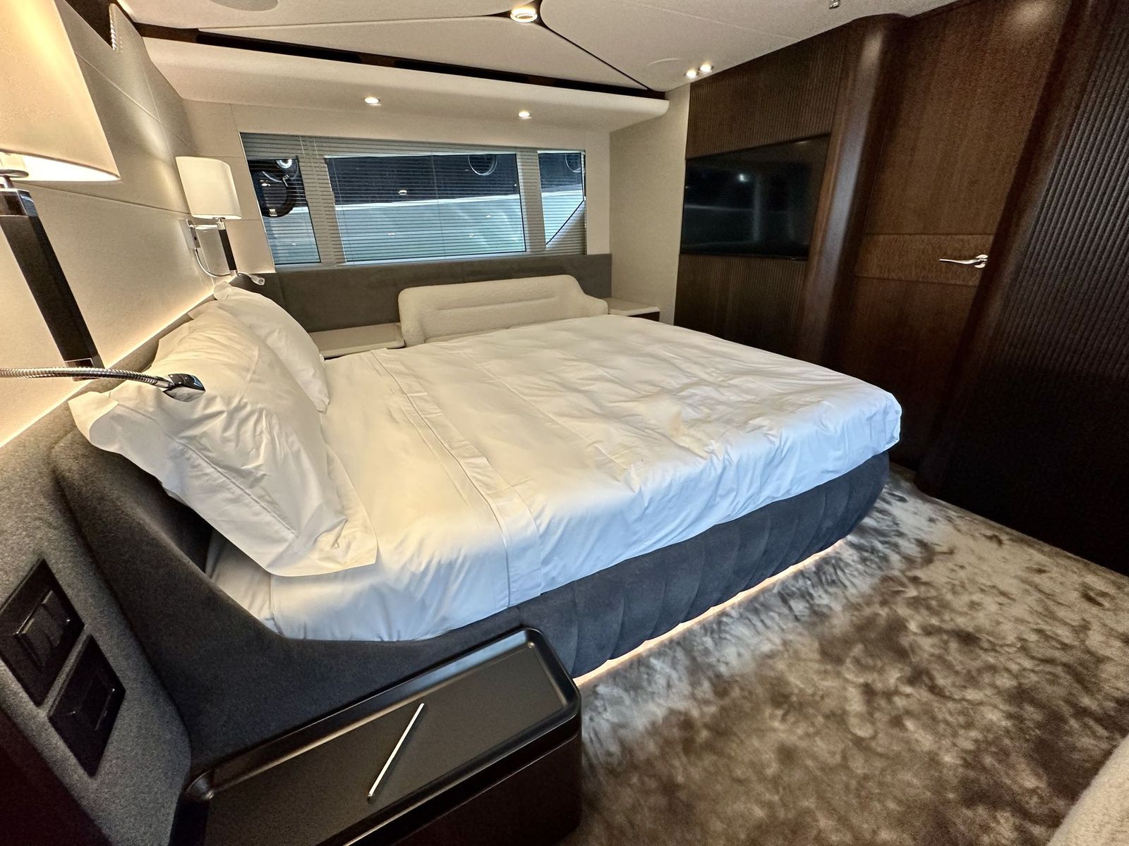 Fairline Phantom 65 (023) | Интерьер 17