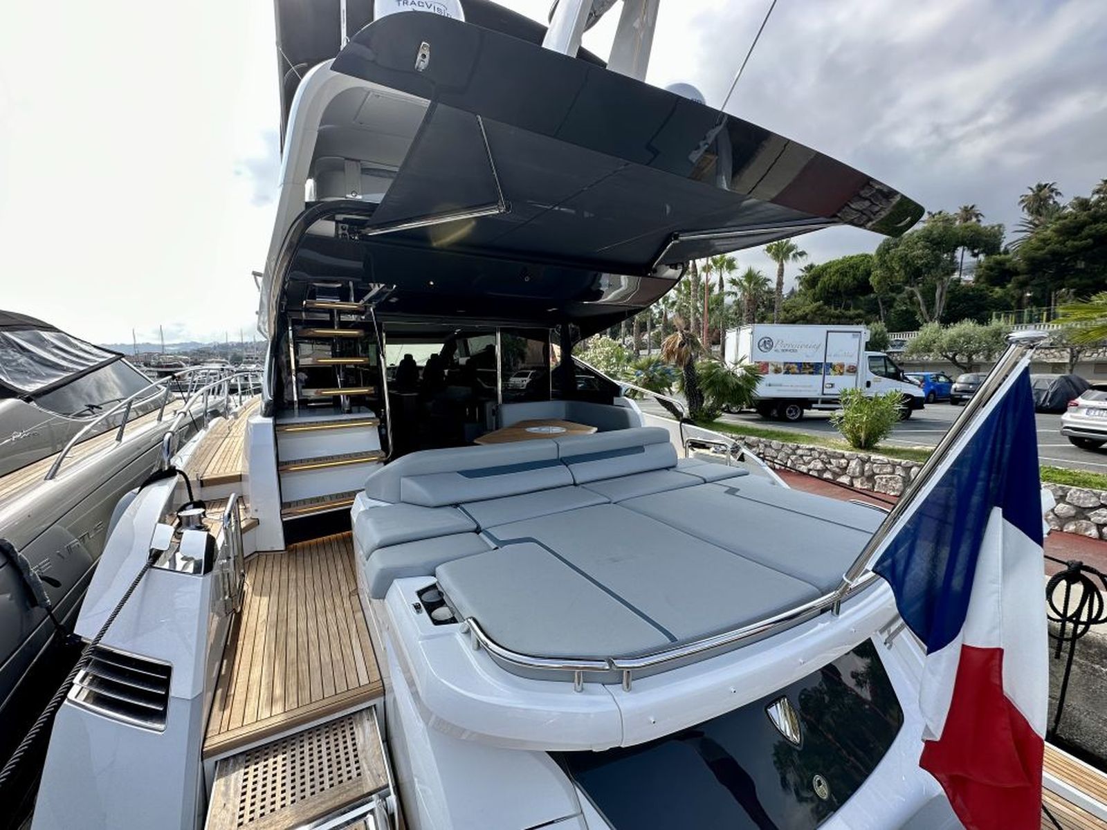 Fairline Phantom 65 (023) | Экстерьер 2