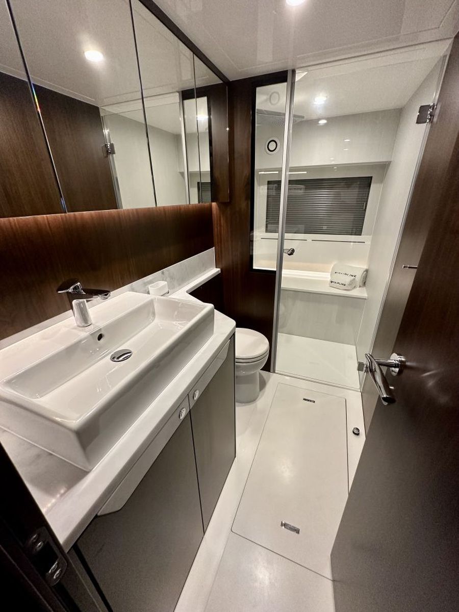 Fairline Phantom 65 (023) | Интерьер 20